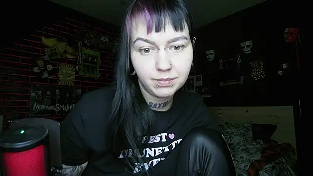 แชท XXX สดของ MoorderxDoll