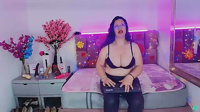 Zaly_mature's Live XXX Chat