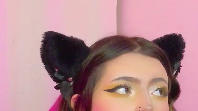 XXX chat uživo modela Sachi_Meow