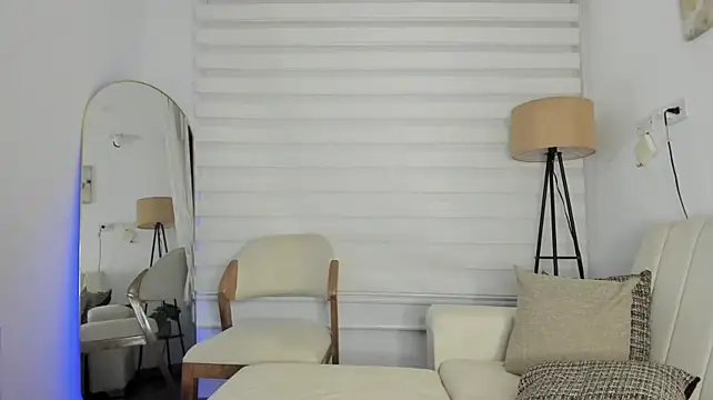 Ori_valentina Adlı Modelin Canlı XXX Sohbeti