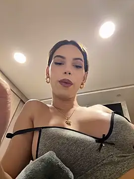 XXX chat uživo modela Carlita_cute
