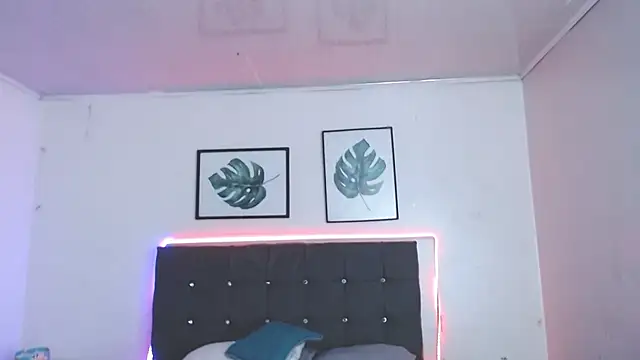 selena_yourmilf's Live XXX Chat