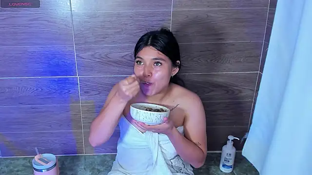 Violet_Fiore Adlı Modelin Canlı XXX Sohbeti