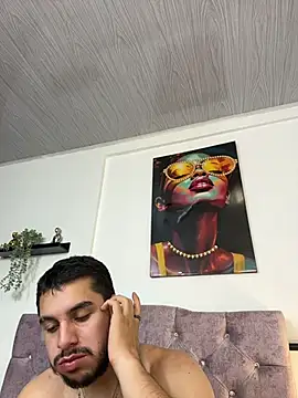 XXX chat uživo modela AmadeoWild