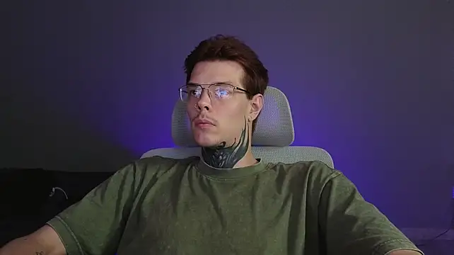 دردشة DENIS_HERE الجنسية المباشرة