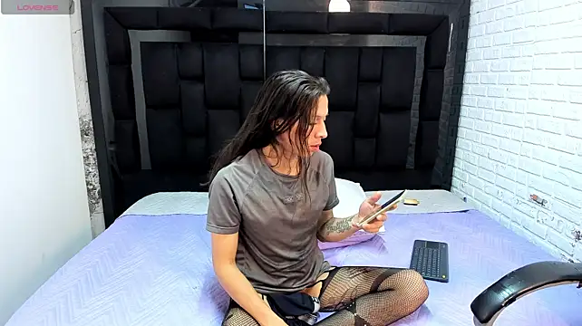 AleNoah_ Live XXX Chat