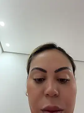 lariic's Live XXX Chat