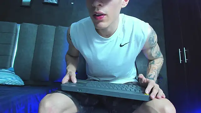 Enzo_Maseratin Live XXX chat