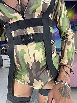 Chat +18 de Nella_Dolls ao vivo
