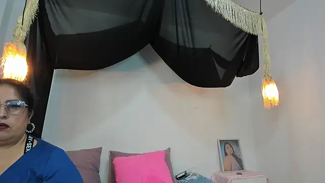 Chat XXX en directo de Keyla01_