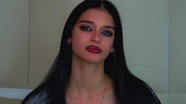 BeverlyMost Adlı Modelin Canlı XXX Sohbeti