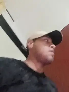 Онлайн чат XXX Aron_Beltran6