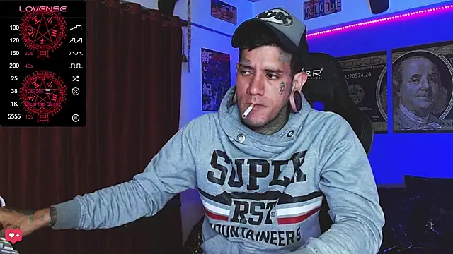 צ'אט XXX בשידור חי של jhonny__ackerman