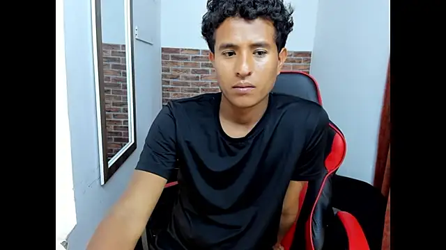 WIZARD-ALESSANDRO live XXX chat