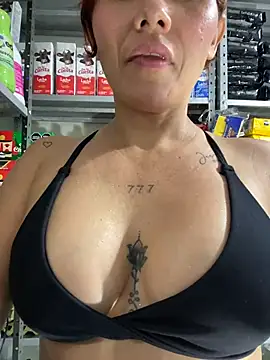 Онлайн чат XXX Queen_lorena