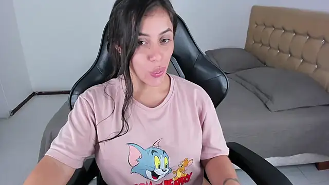 EmmaGrace1999's Live XXX Chat