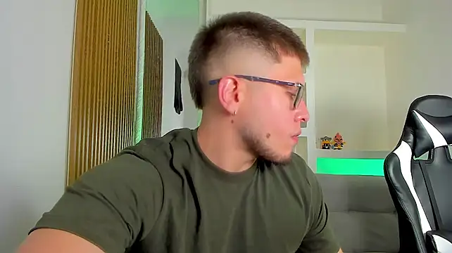 SebastianMaximoff_ élő XXX-chatje