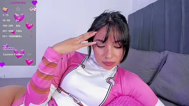 צ'אט XXX בשידור חי של lillielover16