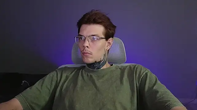 DENIS_HERE's Live XXX Chat