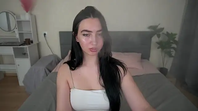 WildKittenX_ Adlı Modelin Canlı XXX Sohbeti