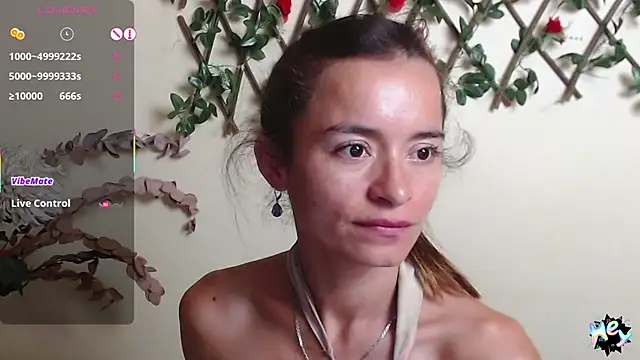 دردشة NicoleSantana الجنسية المباشرة