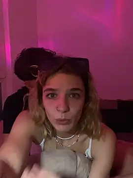 MissGoldieB: απευθείας συνομιλία ΧΧΧ