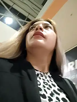 XXX chat uživo modela alana_69