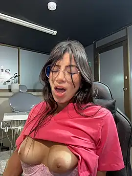 XXX chat uživo modela iris_cuteface