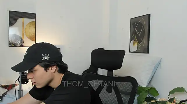 Thom_Ohtani 即時 XXX 聊天