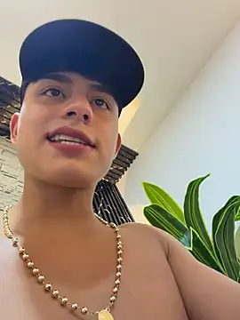 Lander_Cruz লাইভ XXX চ্যাট