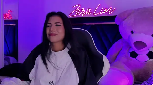 ZaraLim Chat XXX in diretta