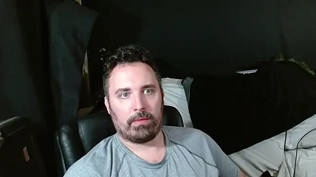 Chat XXX Live Metalstud