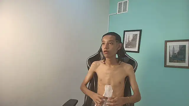 Drake_cum23 élő XXX-chatje