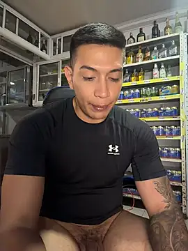 OliverWest04 – Naživo XXX chat