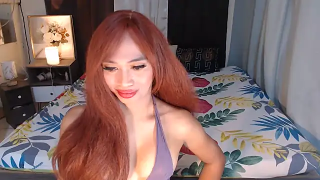 AluxeKristine Adlı Modelin Canlı XXX Sohbeti