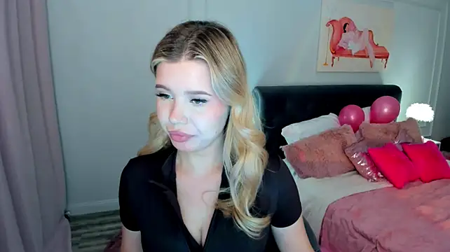 FollowLovee's Live XXX Chat