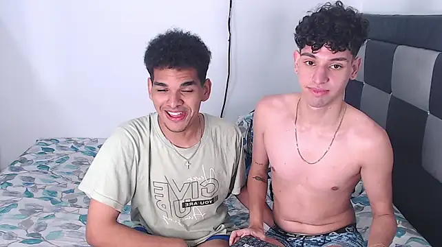 Show modela apoloandhansel na web-kameri