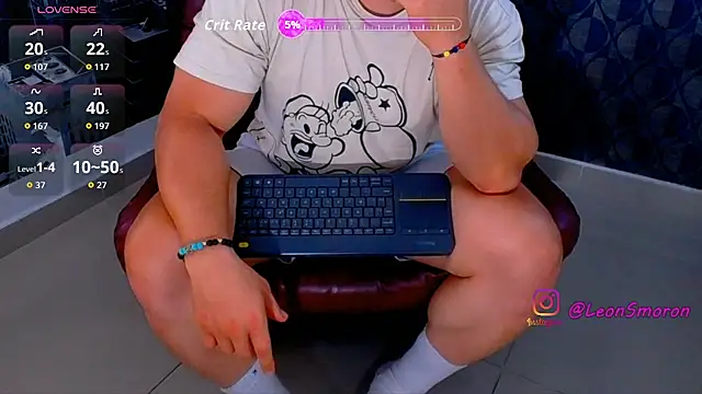 Leonsmoron Show in webcam