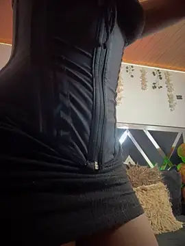 צ'אט XXX בשידור חי של FiorellaBossh_