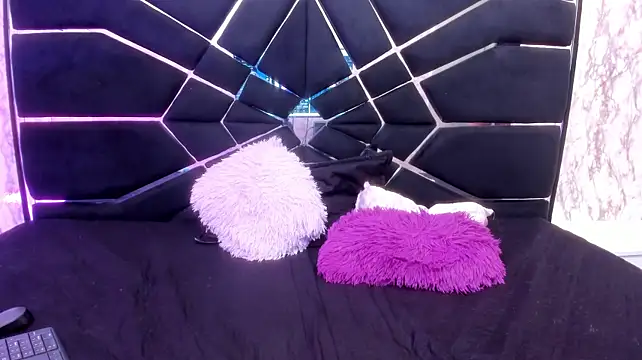 Little_Ariana26's Live XXX Chat