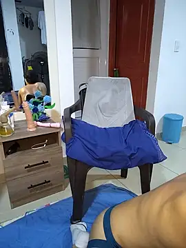 TonnyBottomn Live XXX chat