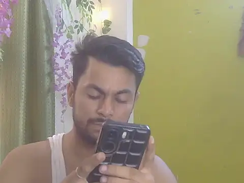Stubborndesiboy 即時 XXX 聊天