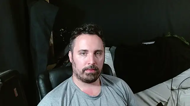 Chat +18 de Metalstud ao vivo