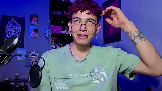 Онлайн чат XXX MikeyKuro