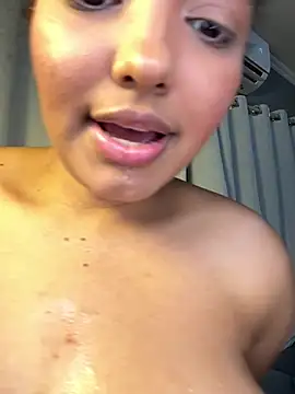 Chat +18 de Queenpandinha ao vivo