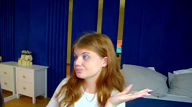 ChloeHalses live XXX chat