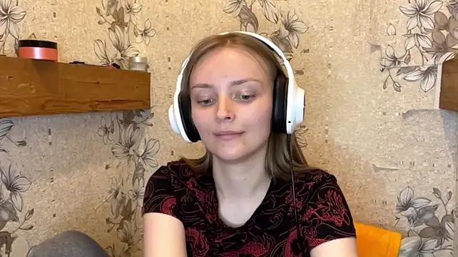 Chat +18 de EmyMiu ao vivo