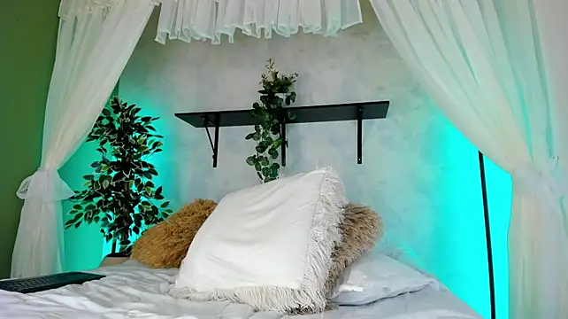 TaniaLarsenn Live XXX chat
