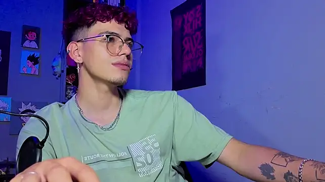 MikeyKuro XXX чат на живо
