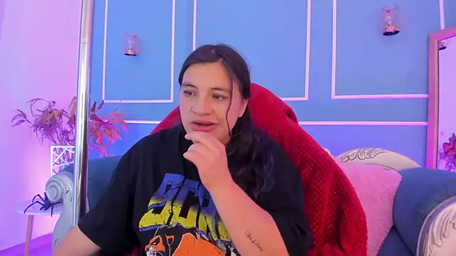 TaraTaylorr Adlı Modelin Canlı XXX Sohbeti